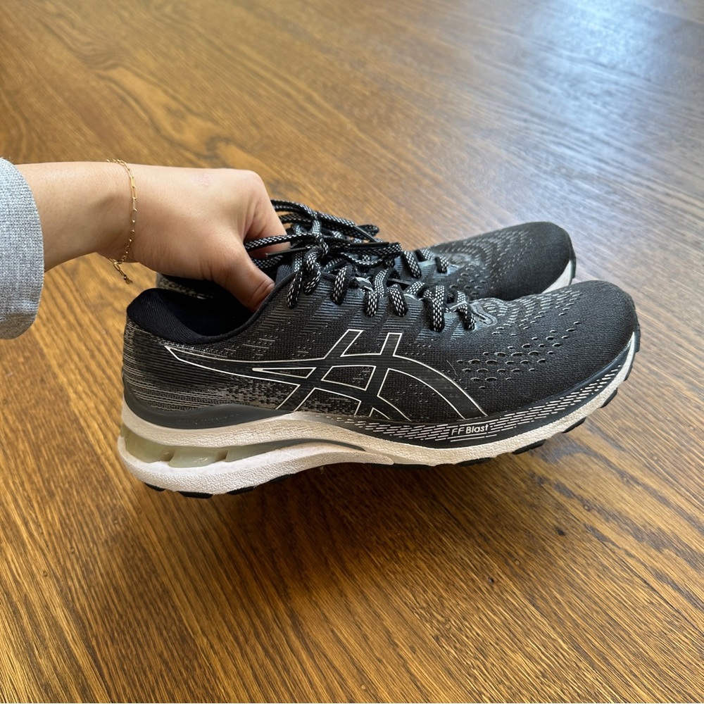 ASICS Gel Kayano 28 shoes